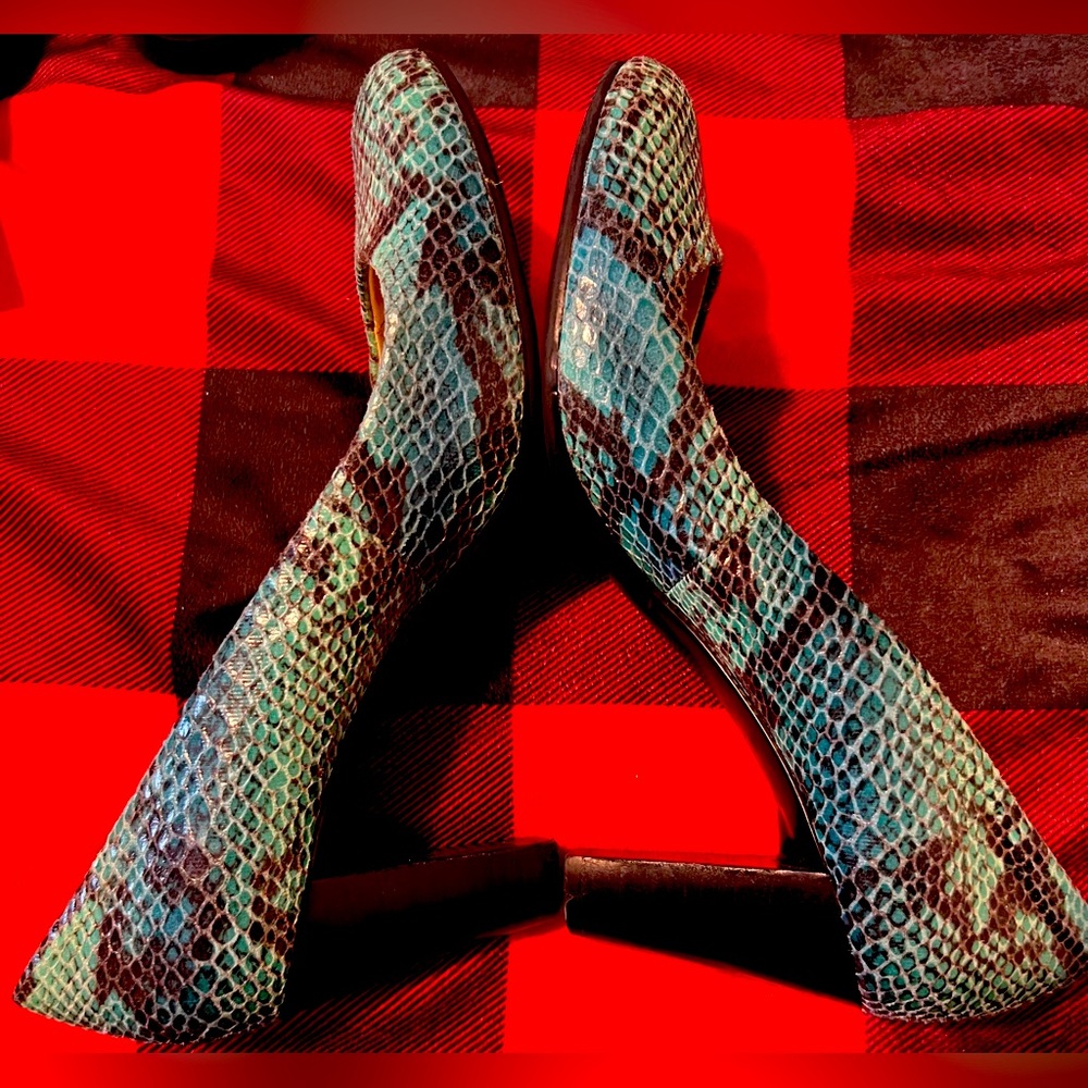 Calvin Klein Renni Faux Snake Skin Python Heels Size 9M - Picture 6 of 7